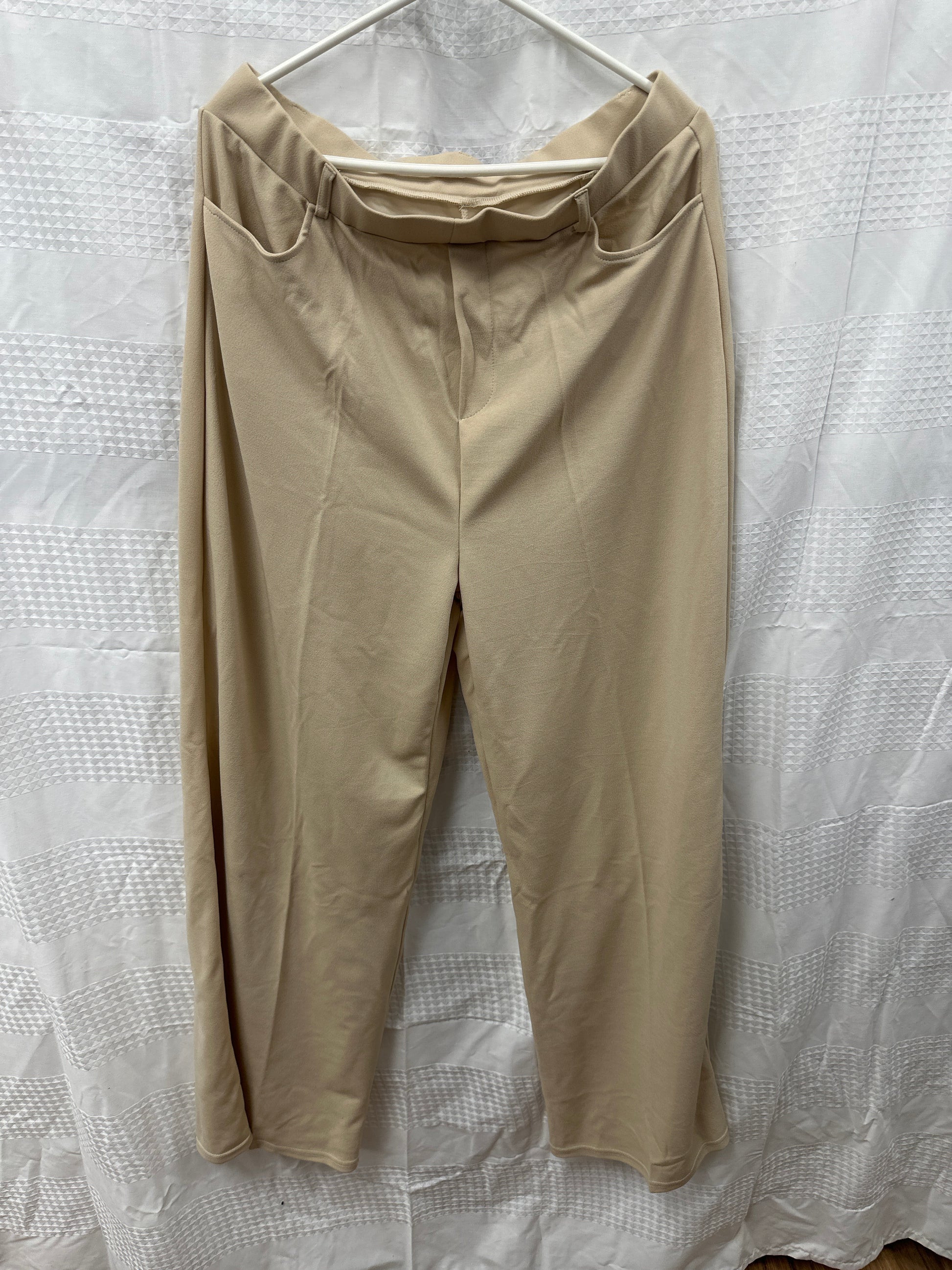 Women’s XXL - plus size Khaki dress pants - stretchy material